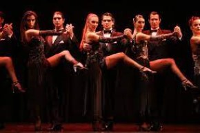 Anfitrin show de tango en Carlos Gardel